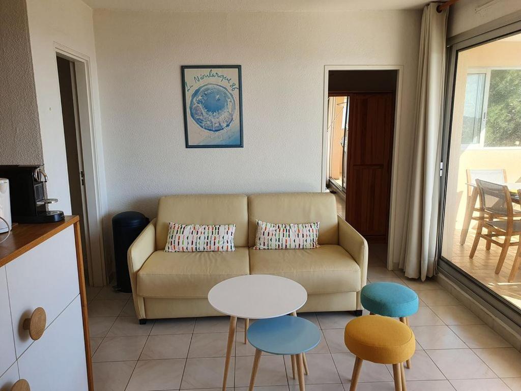 Flat Lägenhet Bormes-les-Mimosas Exteriör bild